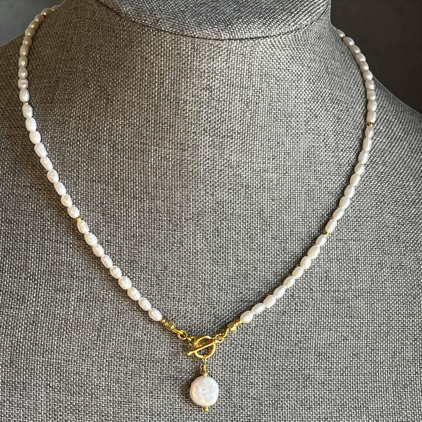 Simple Pearl Toggle Necklace